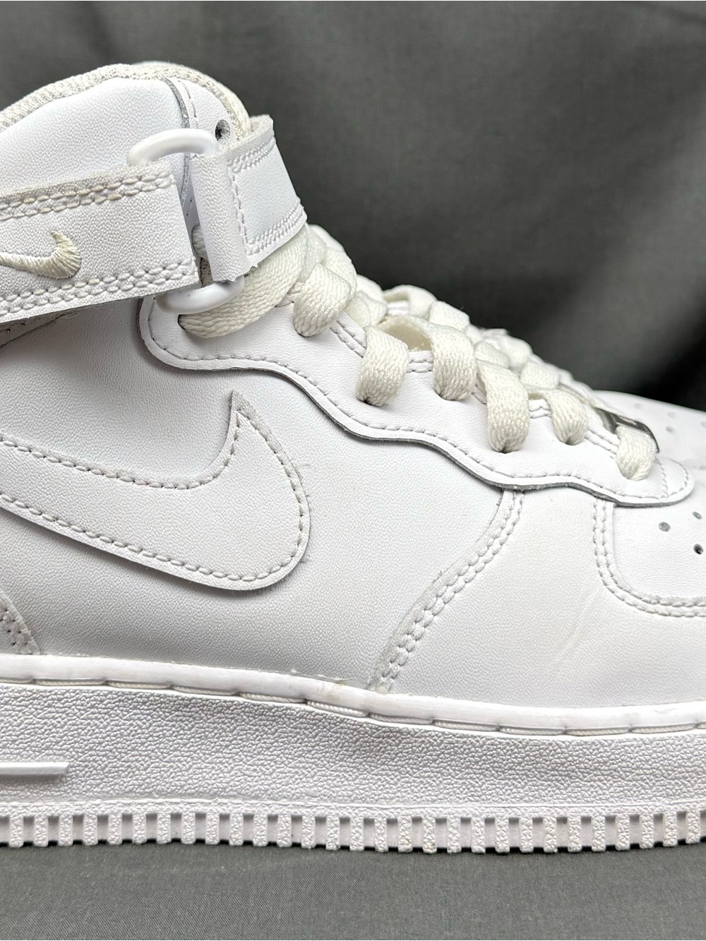 Nike White High-Top Leather Sneakers with Leather belt and Velcro